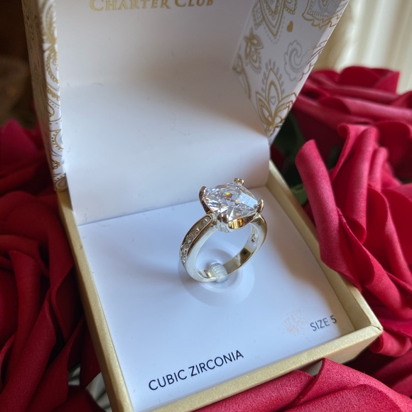 NWT Engagement Ring Cubic Zirconia - Picture 3 of 8